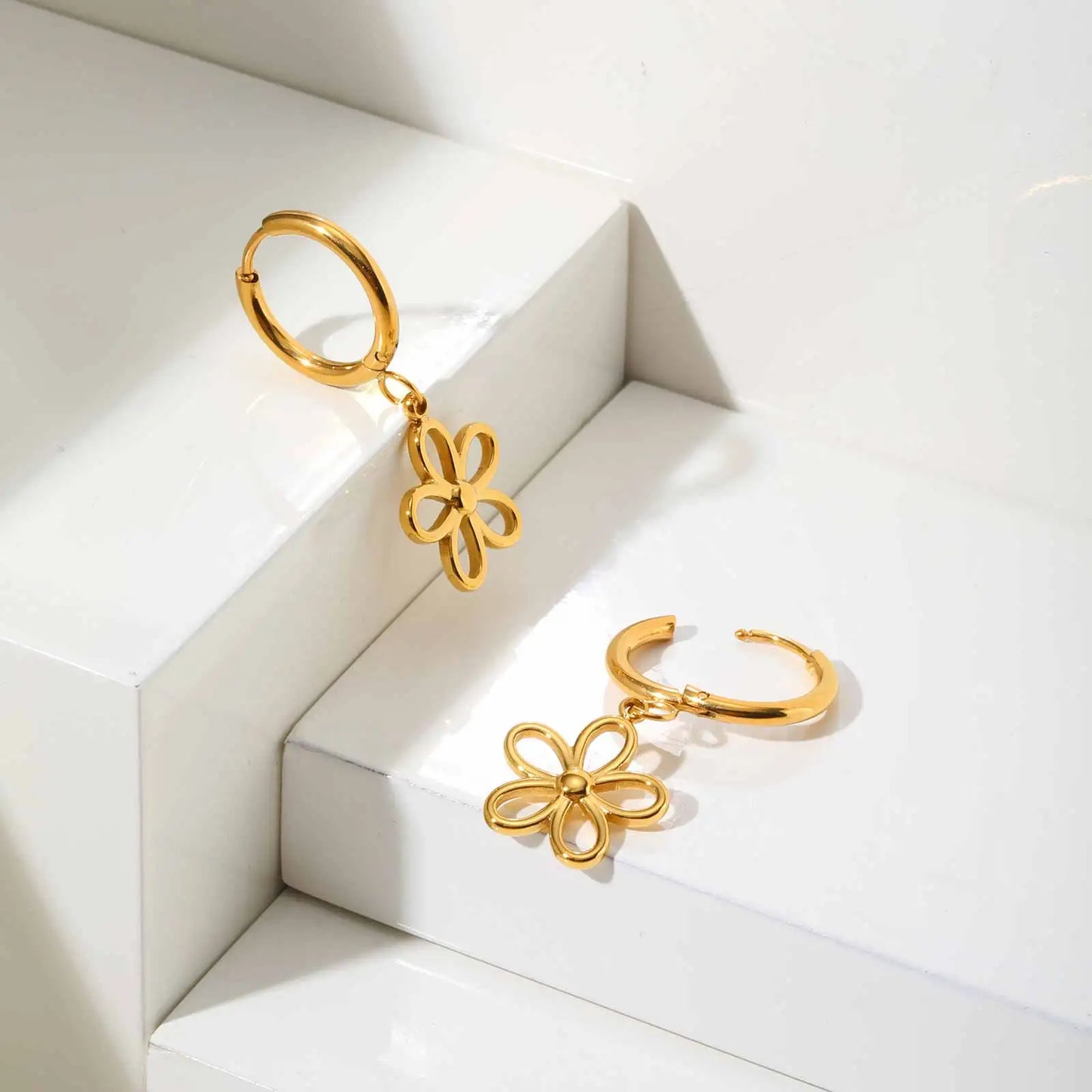 DAISY BLOOM EARRINGS