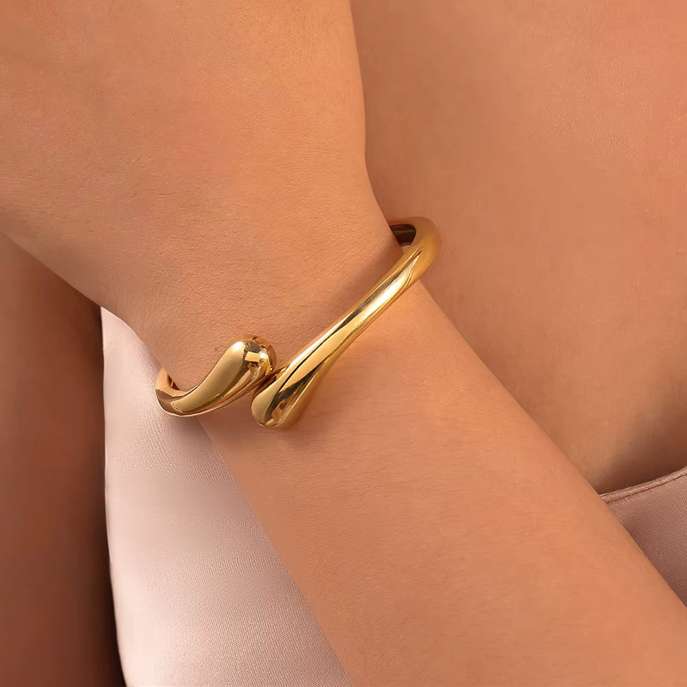 THICK OVERLAP HINGED BANGLE