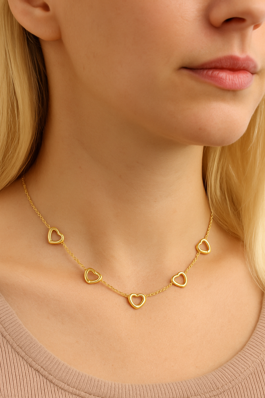 LOVE - HEART OUTLINE NECKLACE / GOLD