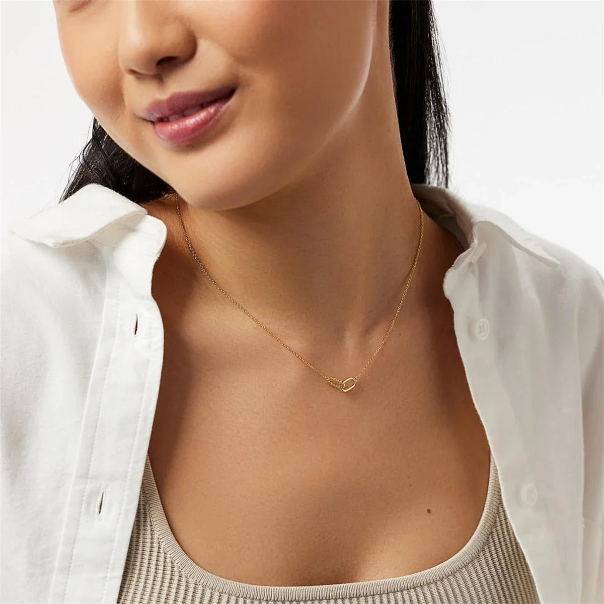 TWISTED LINK NECKLACE