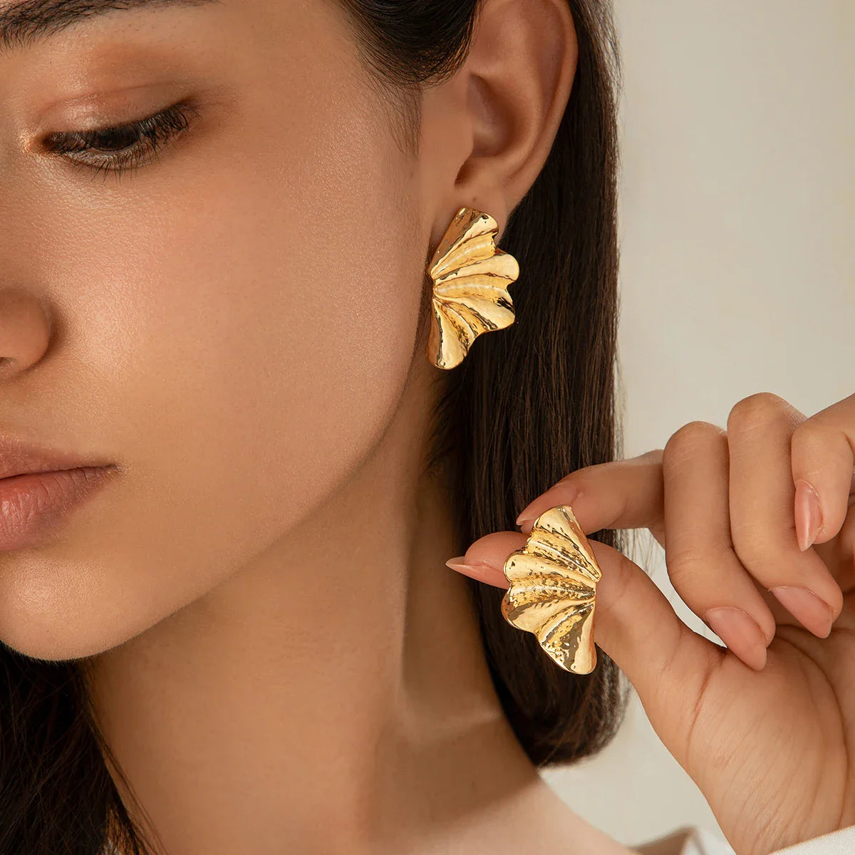 SCULPTED FAN EARRINGS
