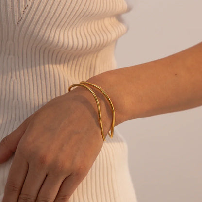 DOUBLE LAYER WAVE CUFF BANGLE