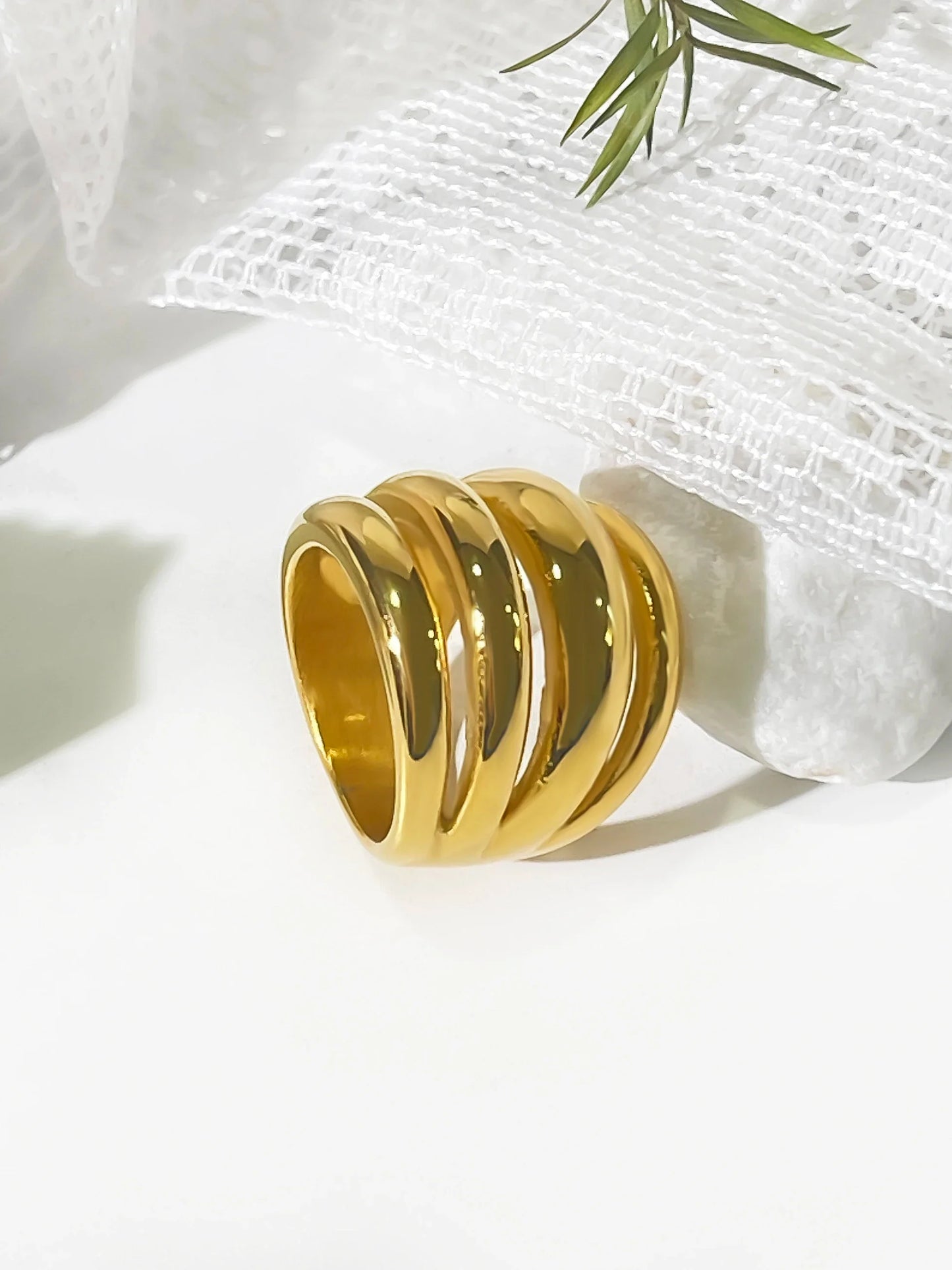 LAYERED DOME RING