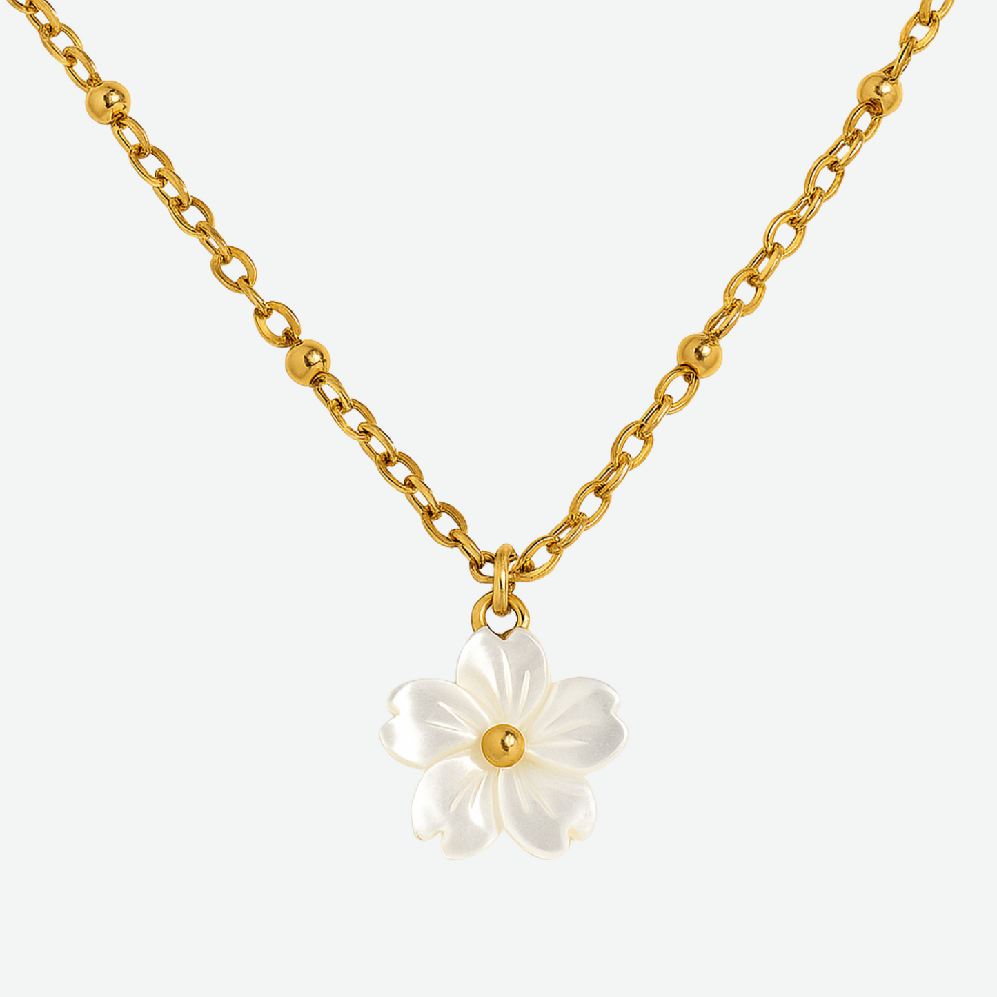 WHITE FLOWER NECKLACE